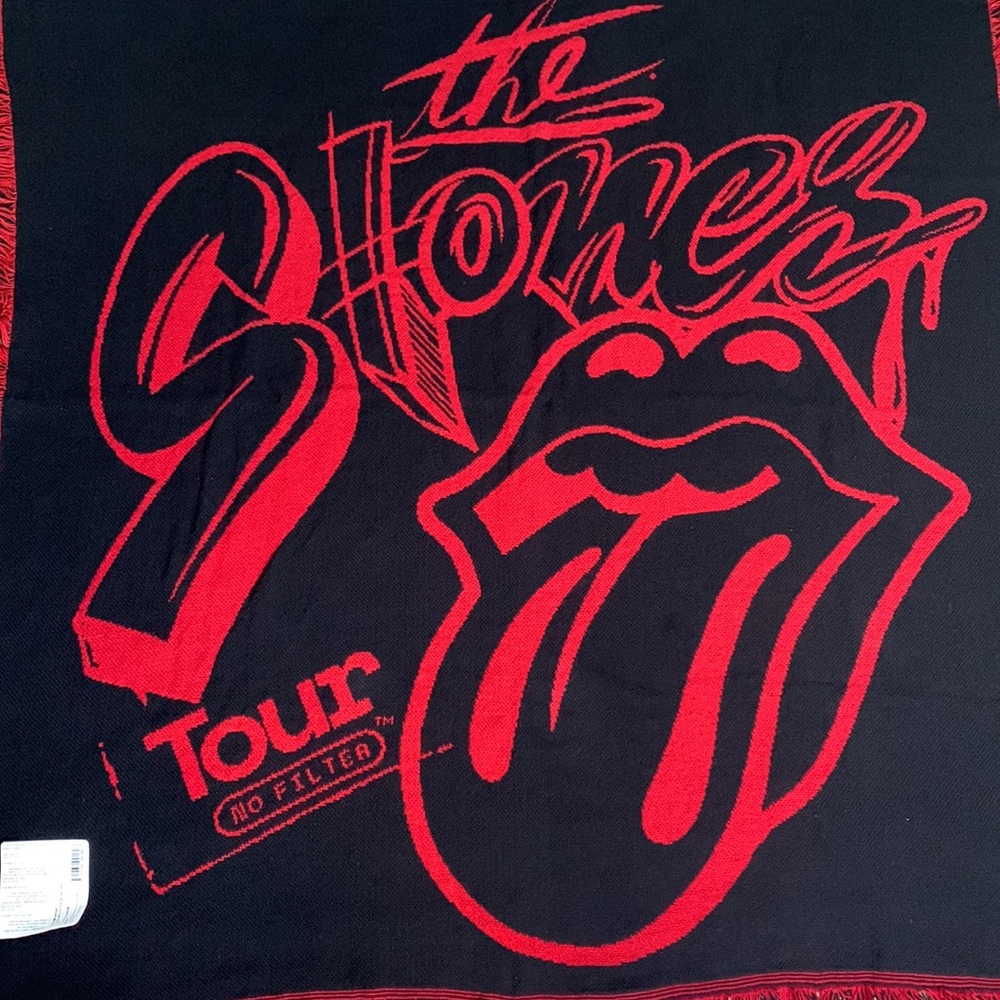 The Rolling Stones Authentic Large Black & Red TOUR TM Mouth Fringed Blanket NWT - Picture 2 of 7
